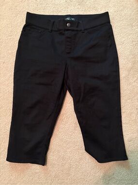 Lee Black Mid Rise Capri Pants